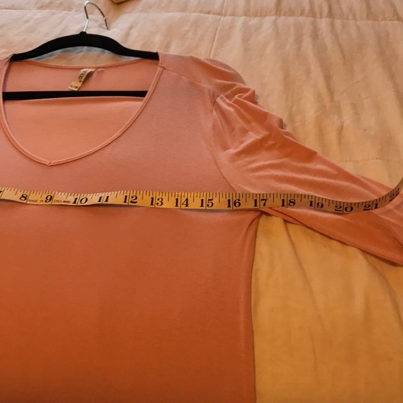 Leshop V-Neck Top - Picture 4 of 8